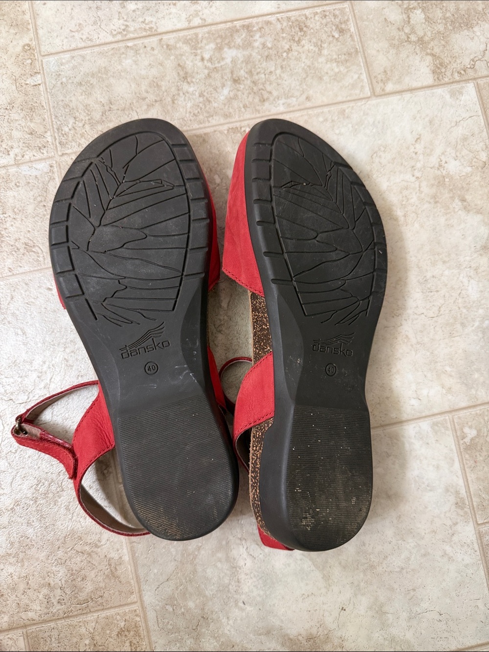Dansko Red Suede Women's Slingback Mules - Picture 8 of 9